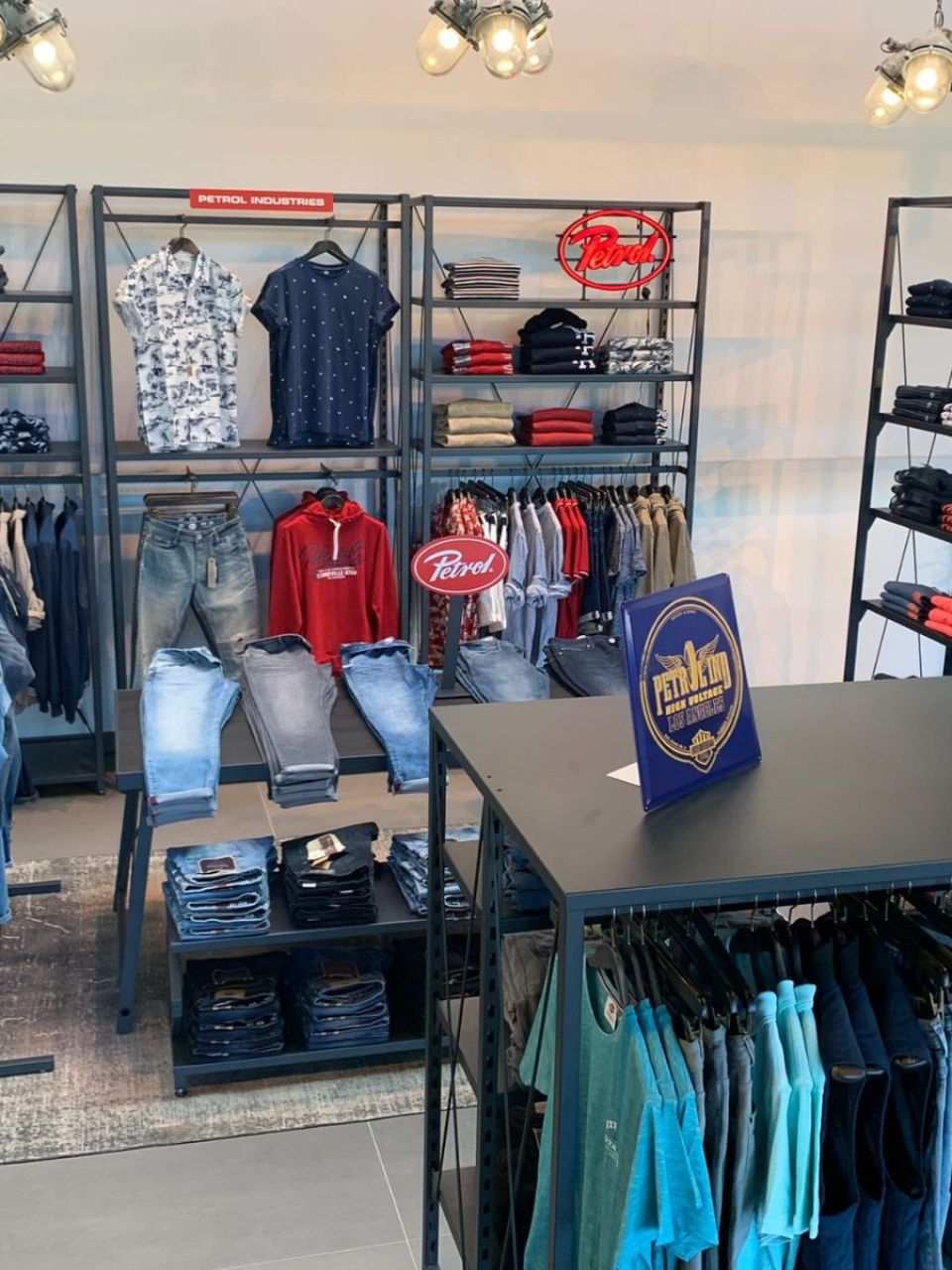 Corner para tienda de moda